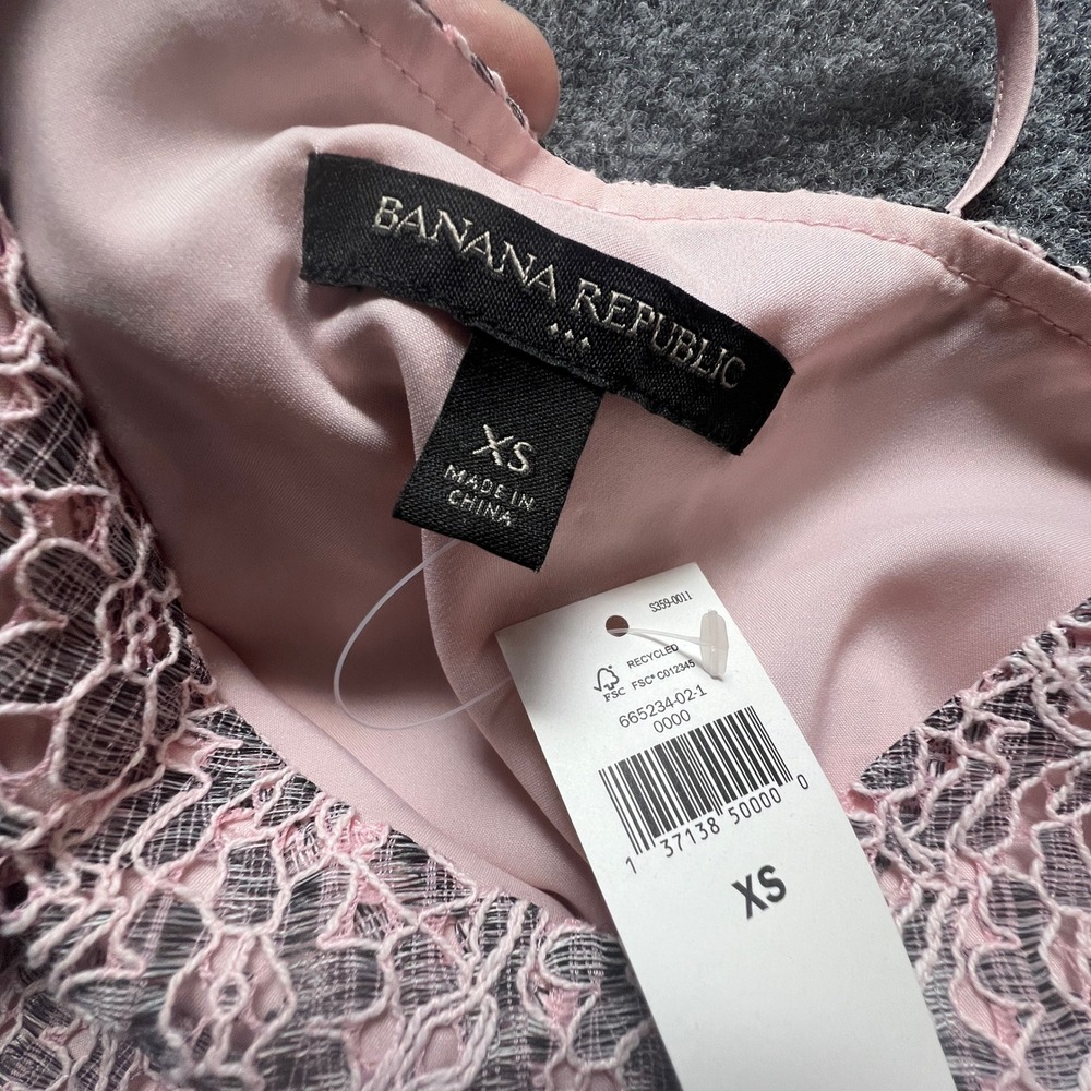 Banana Republic Pink Grey Floral Lace Camisole Top XS V-Neck Lined Camis - Picture 7 of 9